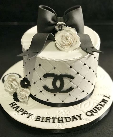 photo gateau anniversaire chanel|luxury chanel cakes.